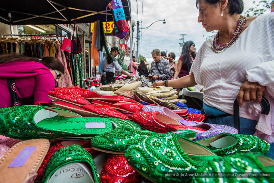 Sandals table, Kala Kendar